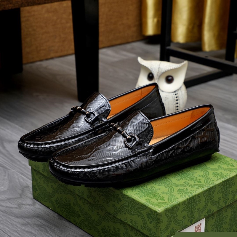 G*u*i leather shoes